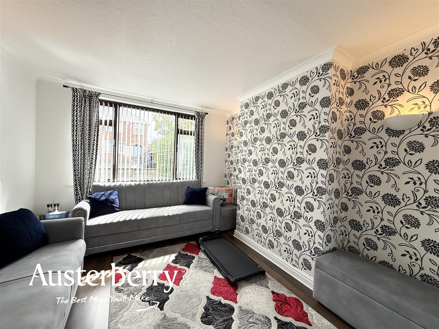 3 bed property in Parkfield Road, Stoke-On-Trent